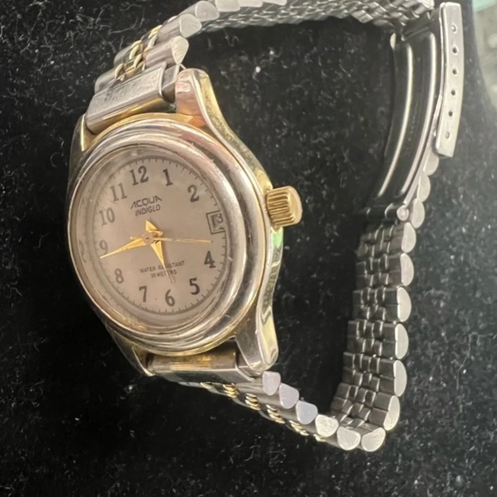 Vintage Acola Lady’s two tone water resistant quartz watch